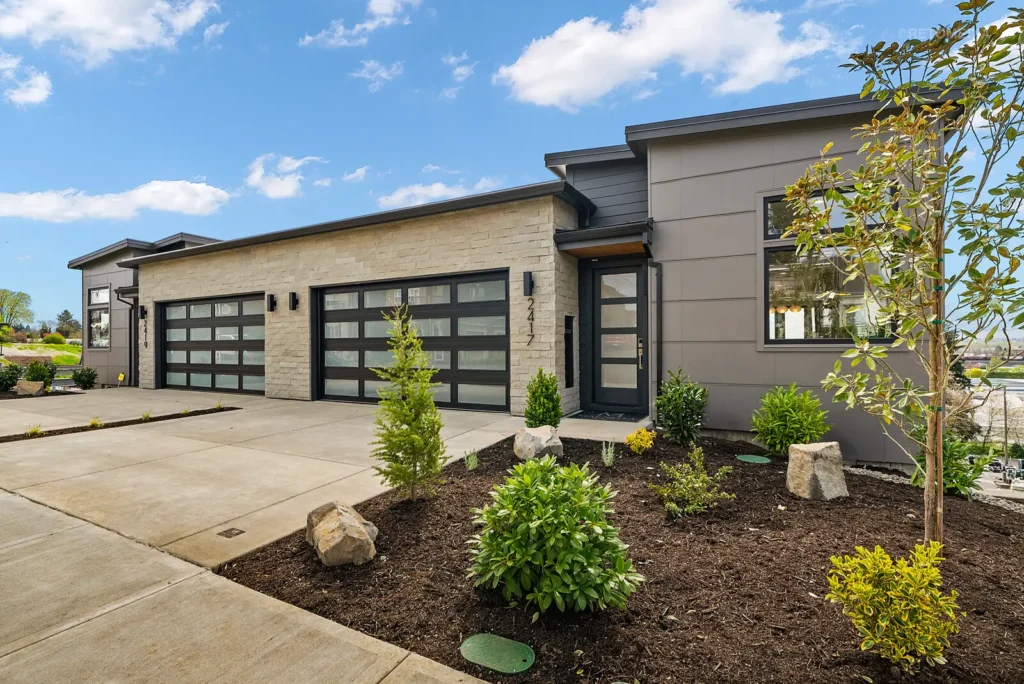 02 02 2417 E 6th St002 Mls1