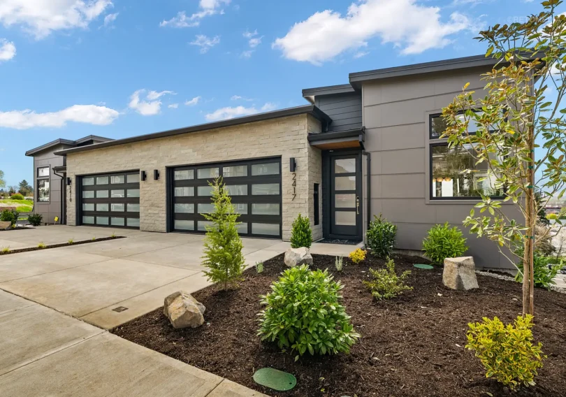 02_02_2417_E_6th_St002_mls1