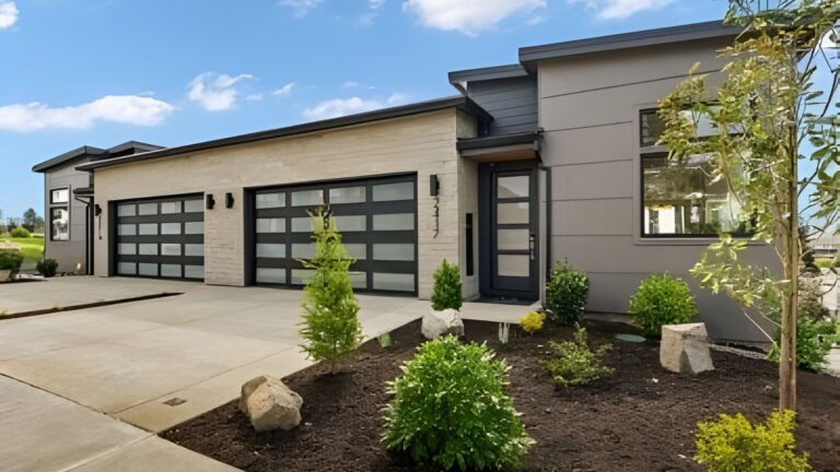 Contemporary Residence Exterior Angle